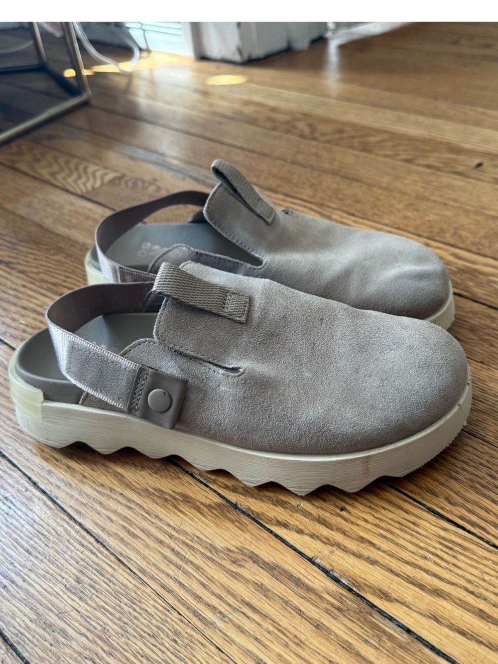 Sorel Viibe Slip-On Clogs - Size 8- Fits like 7.5